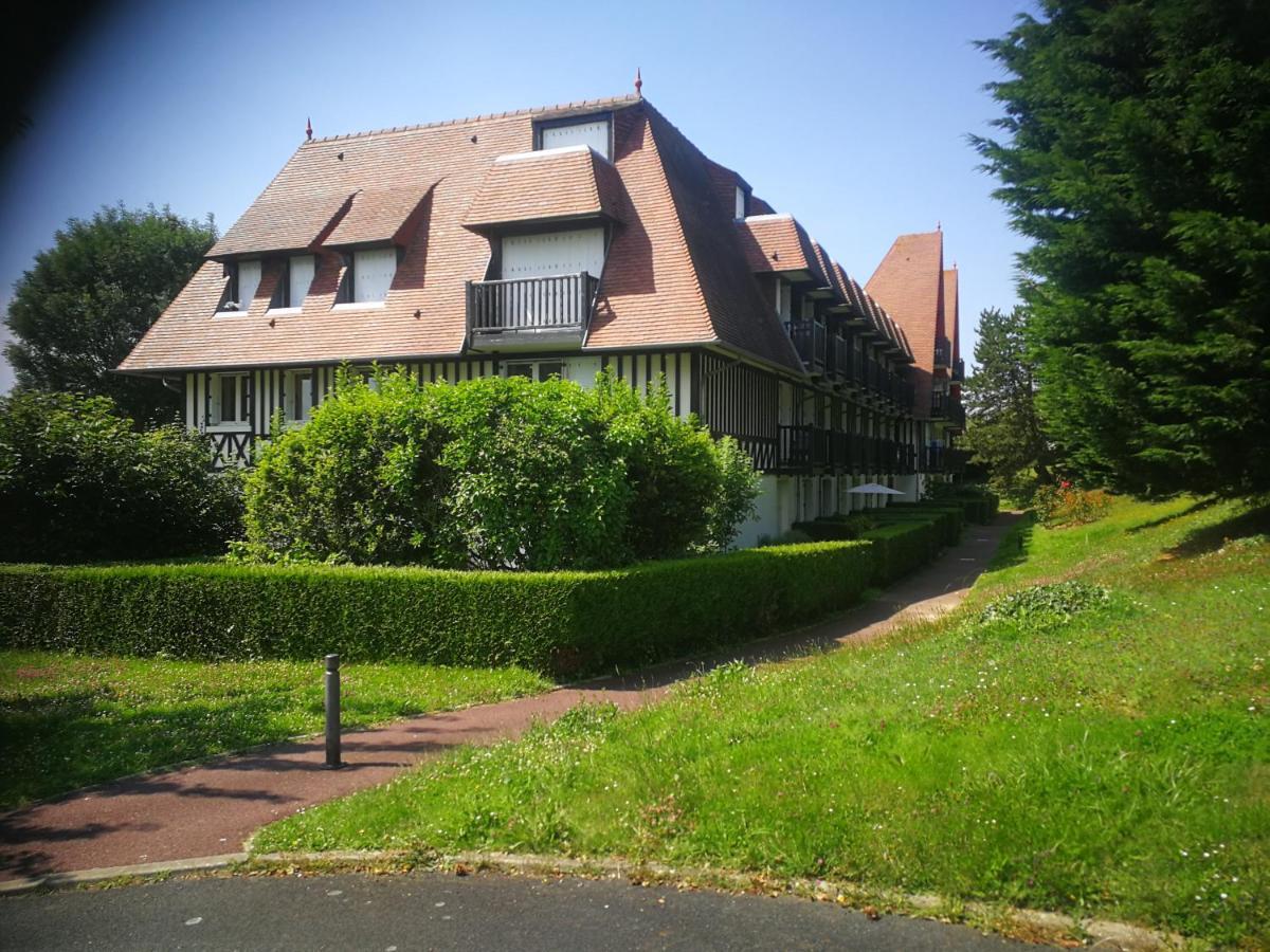 Joli Studio Neuf Vue Mer Proche Deauville Блонвил-сюр-Мер Екстериор снимка